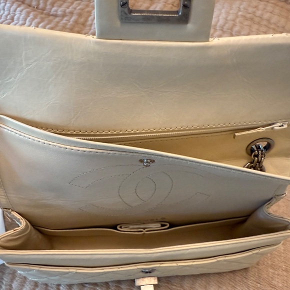 Small Chanel reissue flap - Picture 6 of 7